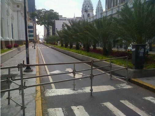 Cierran vía en el centro de Caracas por alocución de Maduro en la AN