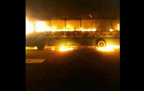 Incendiado autobús estudiantil de la ULA en Táchira (Fotos)