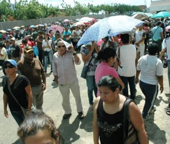 Saltan portón de Makro Puerto Ordaz en caos por venta de productos escasos