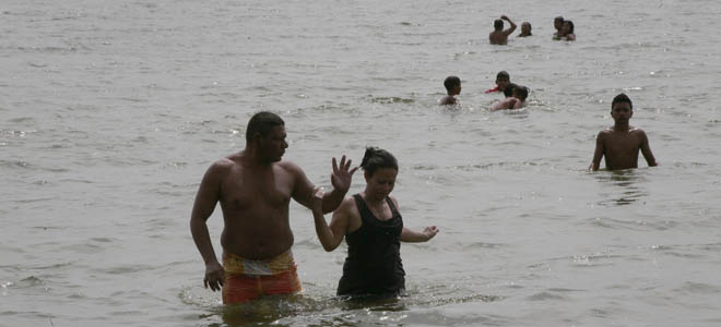 Zulianos buscan la playa más barata