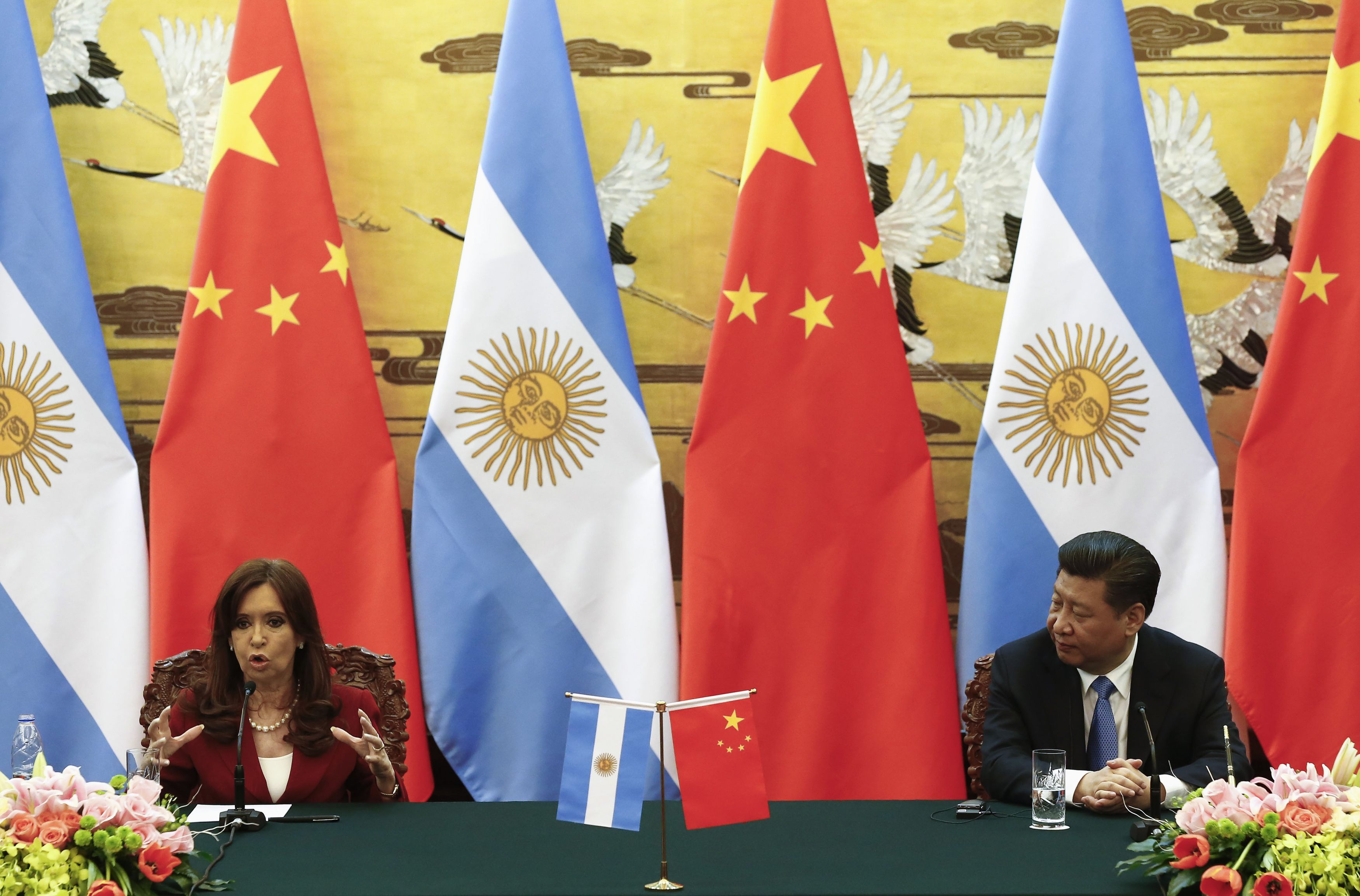Cristina Kirchner se centra en acuerdos con China durante gira, en medio de escándalo