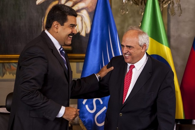Colombianos a Samper: Usted está arrodillado y vendido al régimen de Maduro
