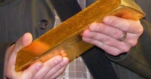AH OK: Estudio afirma que heces humanas contienen oro por miles de millones de dólares