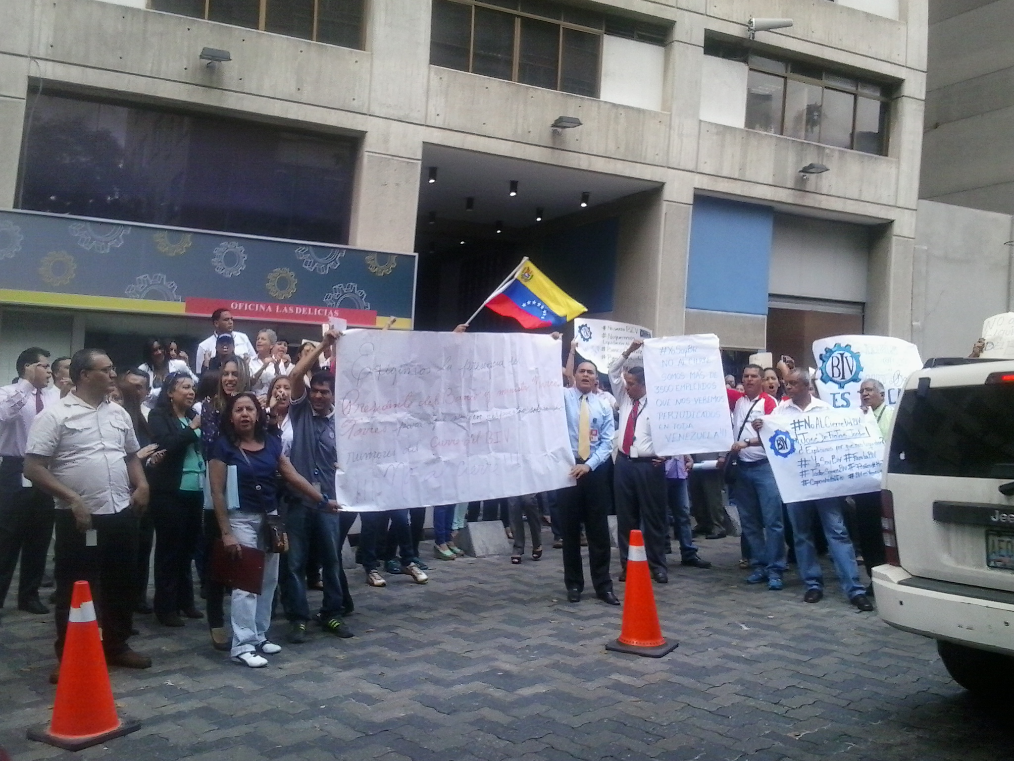Empleado del BIV: Quieren tapar con el Industrial los huecos del Banco de Venezuela y el Tesoro