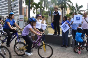 Helen Fernández: Es un domingo en bicicleta  dedicado al futuro y la familia caraqueña