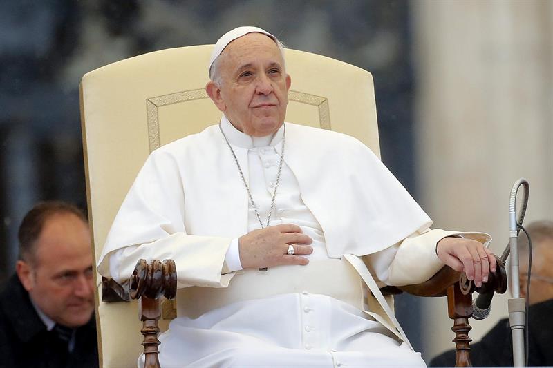 Papa Francisco: Padres y madres, regresen del exilio para educar a sus hijos