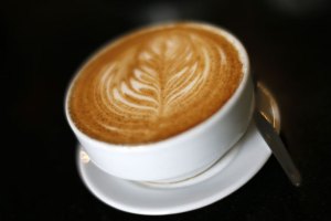 Tomar 3 o 4 tazas de café diarios podría ayudar a prevenir infartos