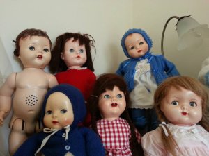 El extraño mercado de las muñecas diabólicas