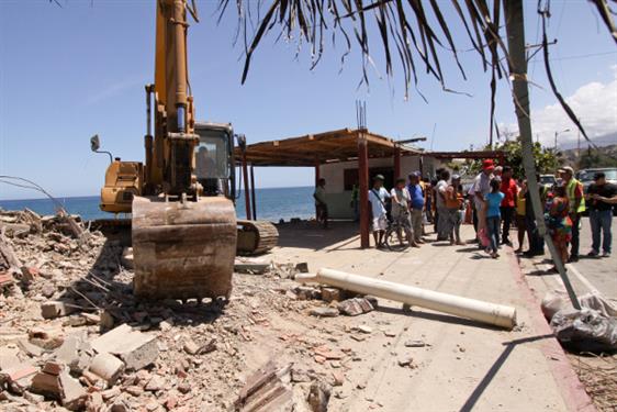 Denuncian amedrentamientos a comerciantes de Playa El Agua