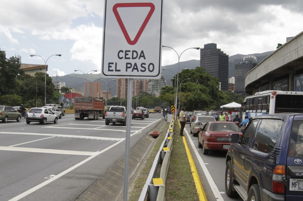 Esta noche habrá cierre parcial en autopista Francisco Fajardo