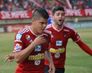 Caracas FC vence 3-2 a Llaneros y se afianza como líder de fútbol venezolano