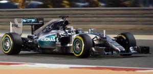 Hamilton gana el GP de Bahréin sumando su tercera victoria en el año