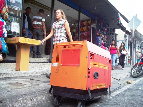 Fallas eléctricas afectan a comerciantes y vecinos de San Juan de los Morros