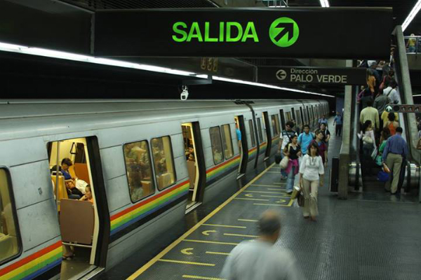 Metro de Caracas reporta retraso en la estación Capuchinos