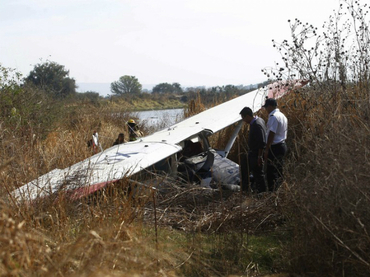 Mueren seis personas en avioneta derribada por narcos