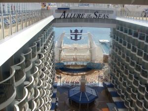 El barco más grande del mundo inicia temporada de cruceros en el Mediterráneo