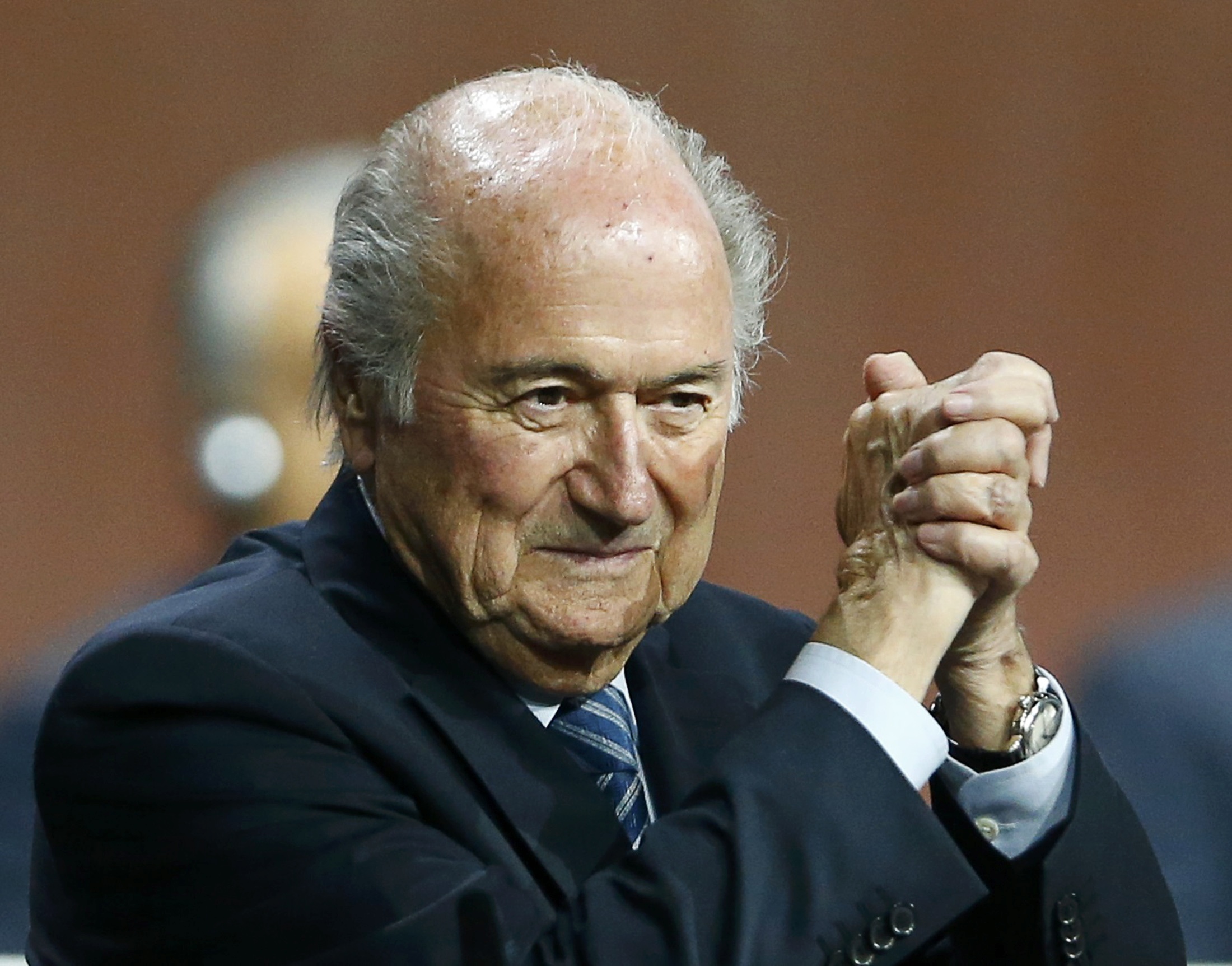 En medio del peor escándalo en la FIFA, Joseph Blatter es reelegido presidente