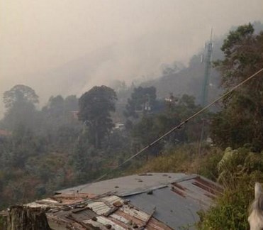 Incendio en Galipán: Vecinos denuncian abandono “no se vieron helicópteros”