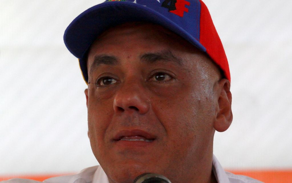 Jorge Rodríguez sin palabras ante denuncias de amenazas a empleados públicos