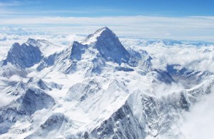 Altura del Monte Everest posiblemente cambió tras el terremoto en Nepal