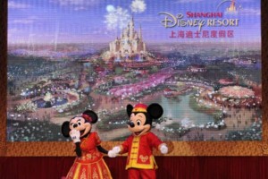 China estrena parques de Disney y Universal