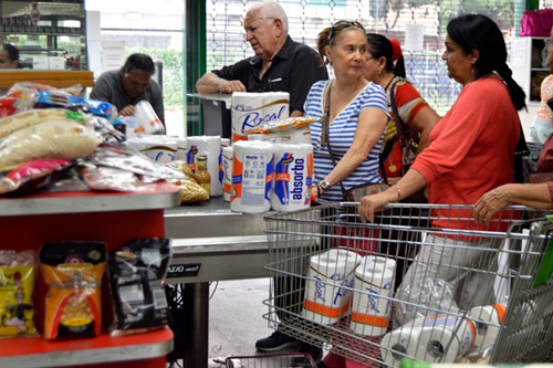 Desabastecimiento de productos de la cesta básica fue de 87%, según el BCV