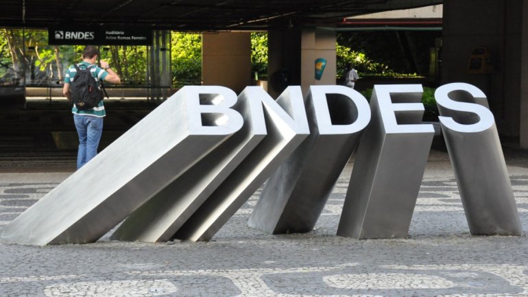Periodistas de cinco países denuncian a banco brasileño Bndes