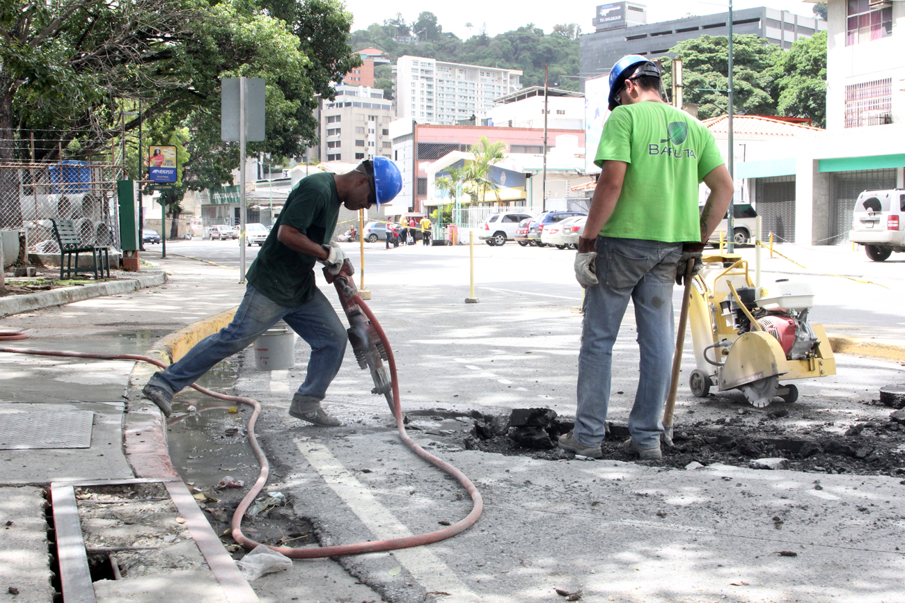 Alcaldía de Baruta inicia construcción de nueva etapa de drenajes en Las Mercedes (Fotos)