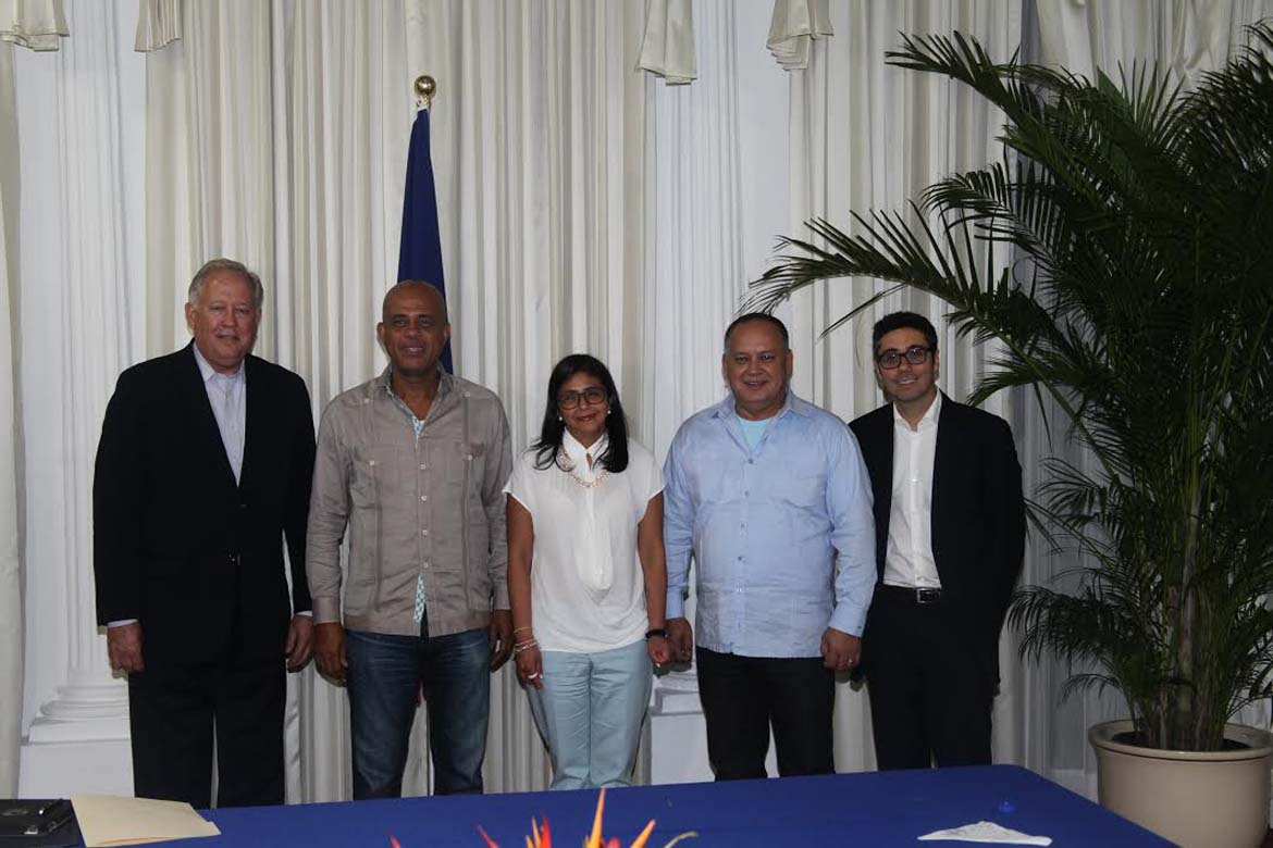 Cabello se reunió con consejero del Departamento de Estado de EEUU, Thomas Shannon, en Haití