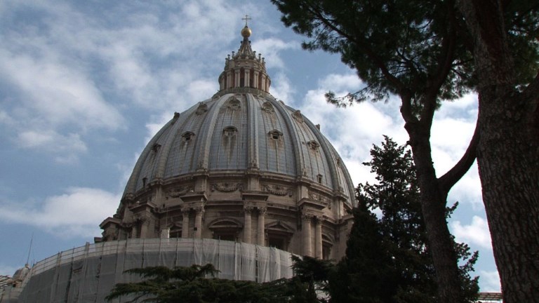 Vaticano dice que atentados de París son “un ataque a la paz de la humanidad”