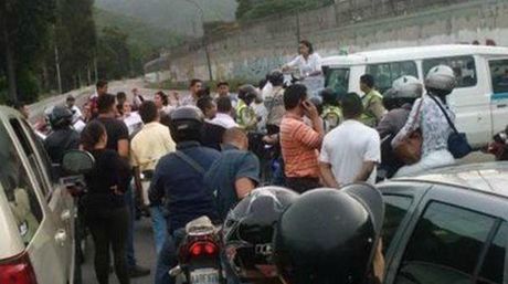 Reportan detonaciones en Antímano tras protesta contra inseguridad