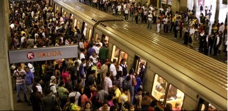 Metro de Caracas presenta fuerte retraso en Línea 1