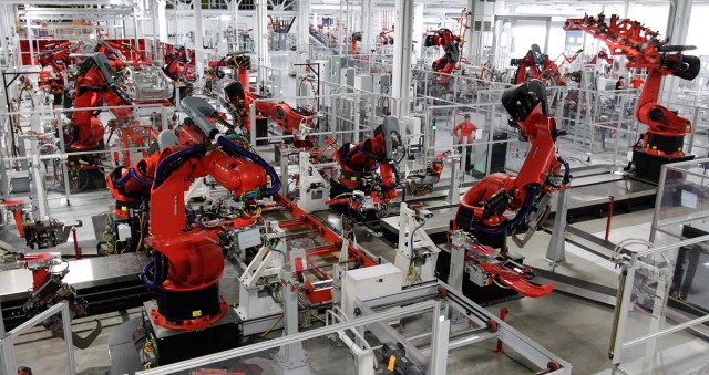 Foto: En china una fábrica cambia 90% del personal por robots y triplica la producción / gizmodo.com