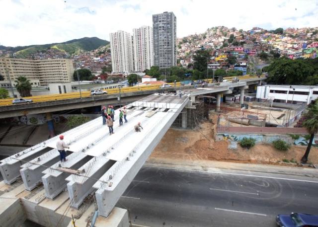 Este domingo cerrarán autopista Valle-Coche por trabajos de ampliación
