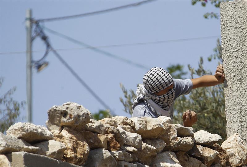 Cristianos de Belén se enfrentan a Ejército israelí por muro de separación