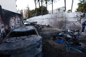 Estalla coche bomba frente a sede en Trípoli de petrolera italiana