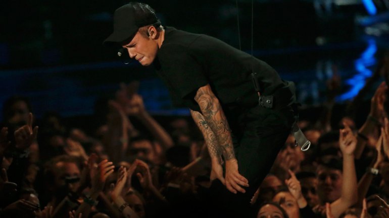 El lloriqueo de Justin Bieber en los MTV VMA (Video + fotos)