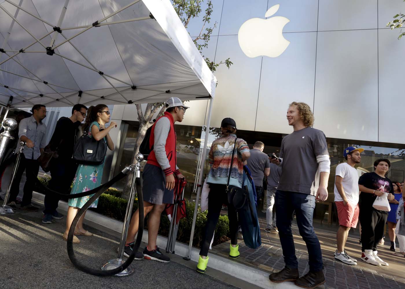 Apple vendió 13 millones de iPhones el fin de semana