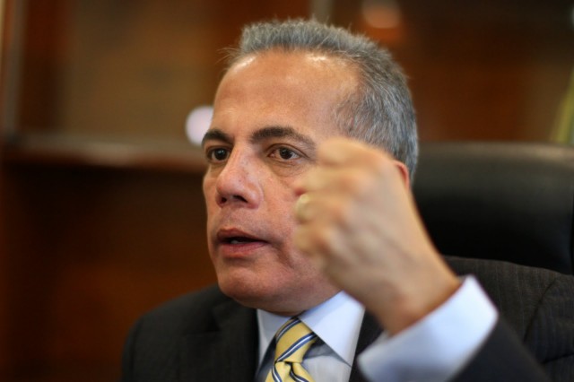 Manuel Rosales anuncia que regresa a Venezuela el próximo 15 de octubre
