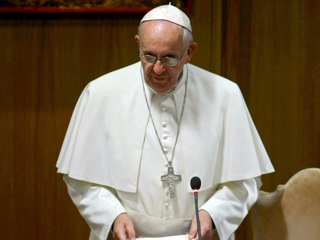 Papa condena la “corrupción” y la “explotación laboral” en Italia