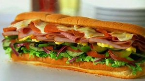 Juez aprueba acuerdo sobre tamaño de sándwich Subway en EEUU