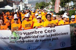 Miles de personas marchan contra el hambre en Honduras