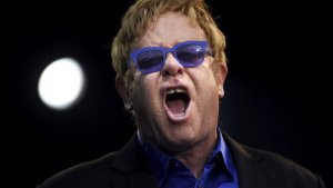 Elton John tiene miedo de ser “asesinado” por Vladimir Putin
