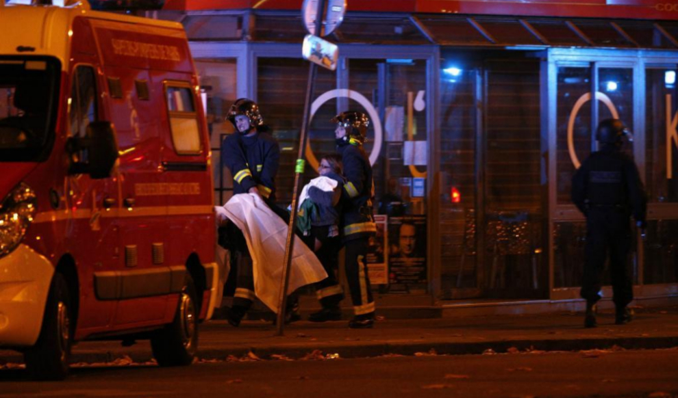 Policía concluye asalto a la sala Bataclan en París: Dos terroristas abatidos y numerosos muertos