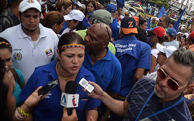 Elimar Díaz: La batalla se libra en la calle, no peleando con molinos de viento