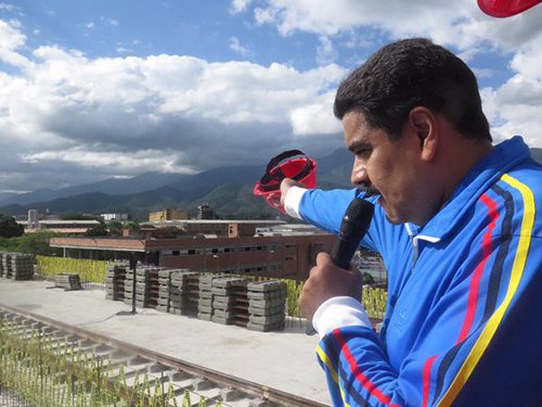 Maduro pide al pueblo chavista “confundido” que no le abandonen