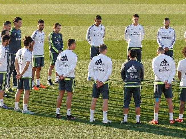 Real Madrid guarda minuto de silencio en memoria de las víctimas de atentados en París