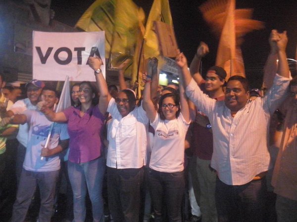 Candidatos de Voluntad Popular continúan en las calles con el pueblo