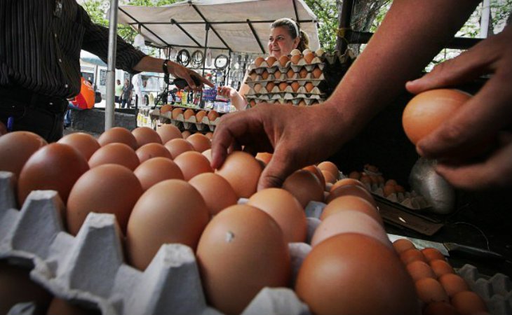 Establecen subsidio de Bs. 250 para cartón de huevos