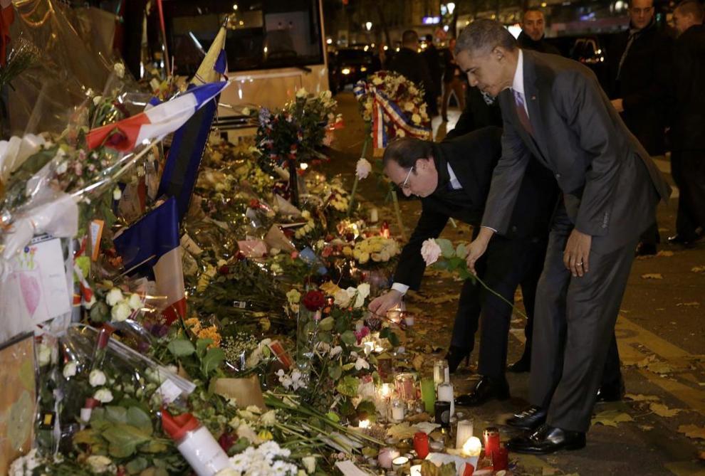 Hollande y Obama visitaron el Bataclan y homenajearon a víctimas del atentado